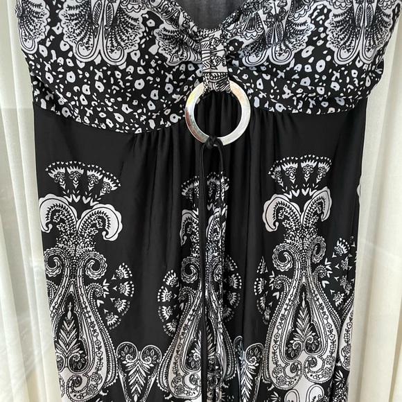 Beach dress - Picture 2 of 5